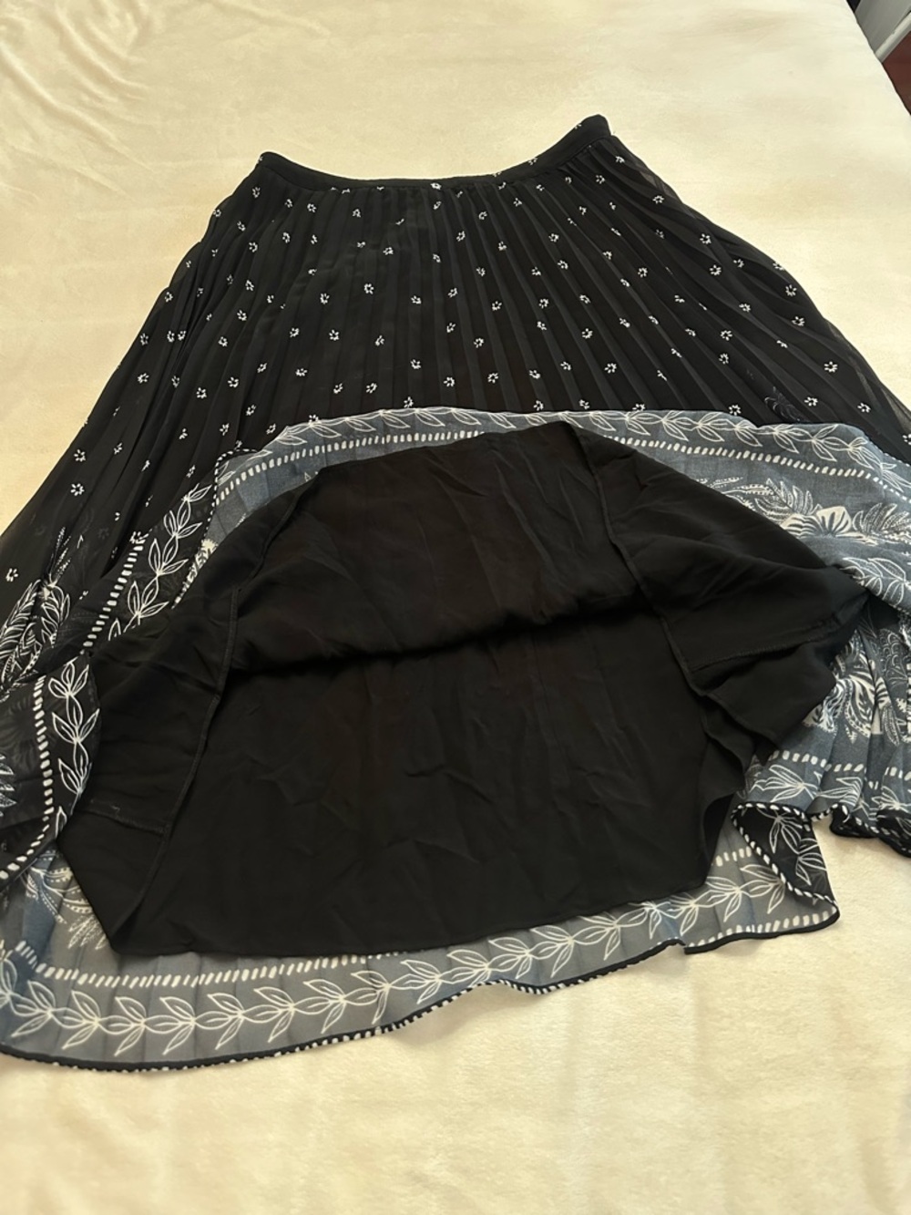 FARM Rio Black pleated Midi Skirt with White Floral Border print 38214 - Picture 7 of 12